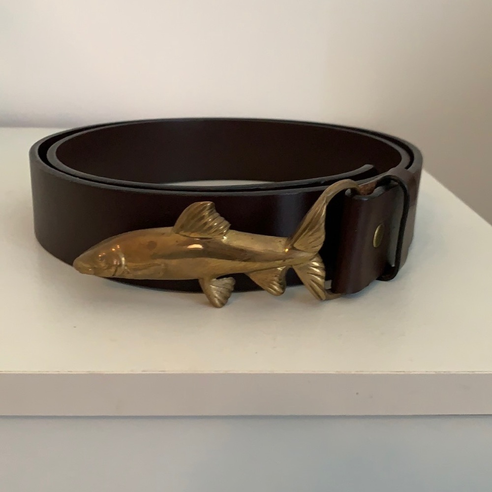 Vineyard vines fish belt size 40
